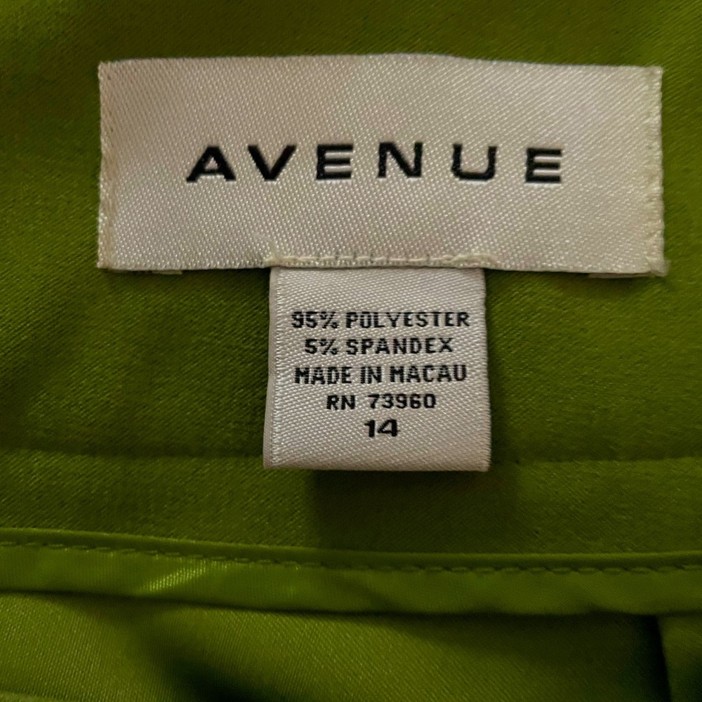 Woman’s green back zipper skirt